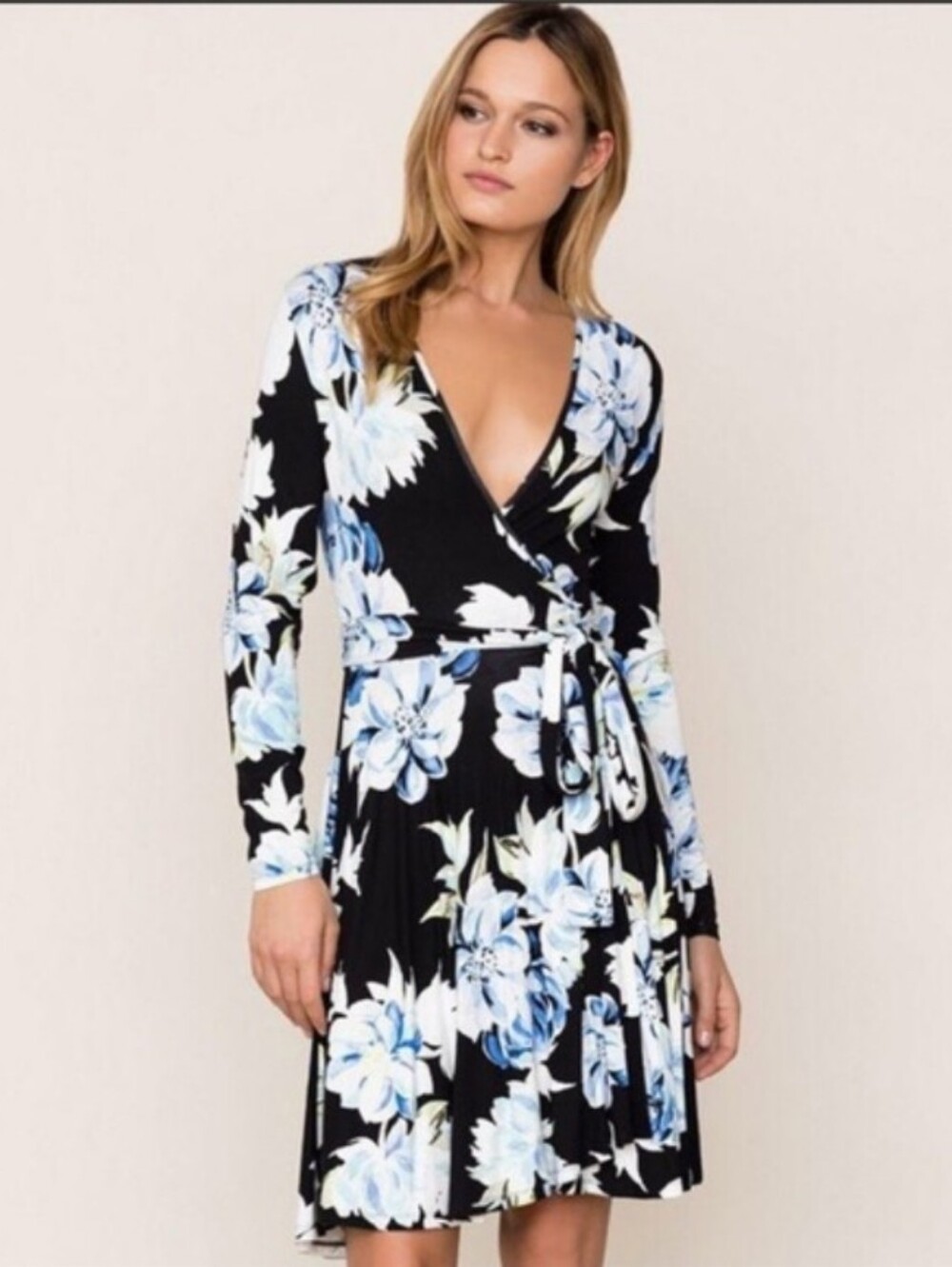 NWT Yumi Kim Running in Circles Dress Blue Black Floral White Size XS Wrap